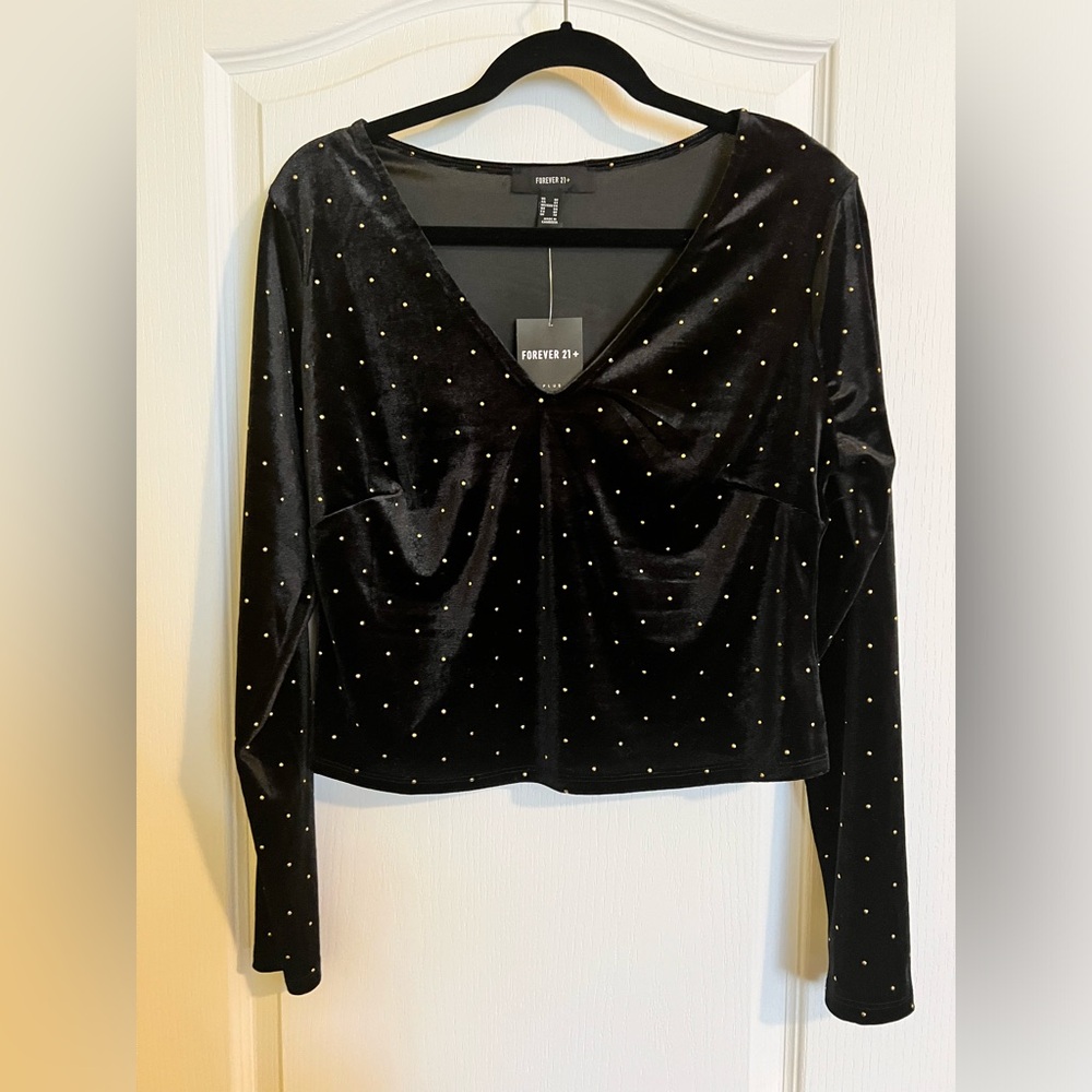 NWT 🌟 Black velvet Top